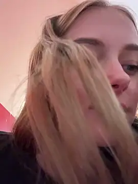 Snapshot of enjoy_my_beauty chatting on 02-19-25, 08:01 enjoy my beauty online show from 02-19-25, 08:01