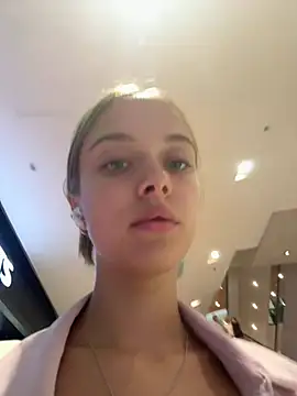 Snapshot of enjoy_my_beauty chatting on 03-05-25, 06:44 enjoy my beauty online show from 03-05-25, 06:44