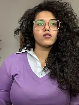 Snapshot of Curvydesifromgermany chatting on 01-22-25, 03:07 Curvydesifromgermany online show from 01-22-25, 03:07