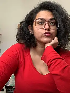 Snapshot of Curvydesifromgermany chatting on 03-20-25, 08:31 Curvydesifromgermany online show from 03-20-25, 08:31