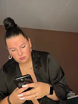 xlinastarrx online show from 04-15-26, 05:47