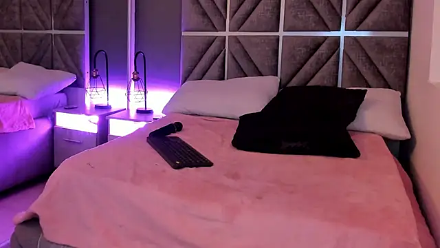 Laura Dicardy online show from 03-18-25, 07:42