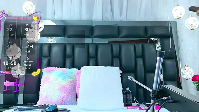 AuraRoss online show from 10-16-25, 07:04