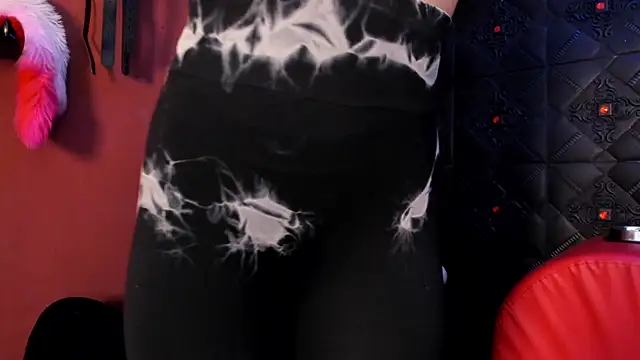 annavi  online show from 12-19-25, 07:10