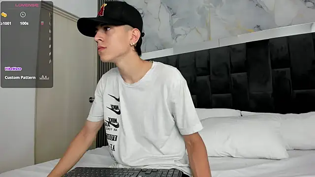 Snapshot of Dei_v_48 chatting on 12-11-24, 07:25 Dei v 48 online show from 12-11-24, 07:25