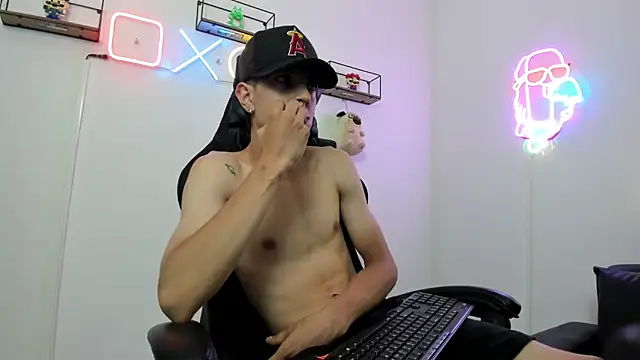 Snapshot of Dei_v_48 chatting on 12-14-24, 10:50 Dei v 48 online show from 12-14-24, 10:50