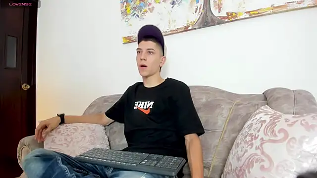 Snapshot of Dei_v_48 chatting on 01-10-25, 07:32 Dei v 48 online show from 01-10-25, 07:32