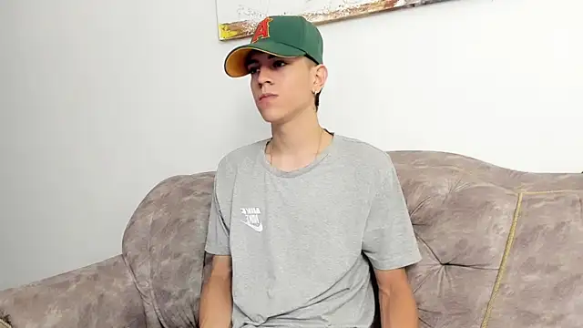 Snapshot of Dei_v_48 chatting on 01-15-25, 07:34 Dei v 48 online show from 01-15-25, 07:34