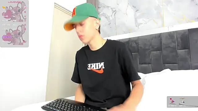 Snapshot of Dei_v_48 chatting on 01-20-25, 07:57 Dei v 48 online show from 01-20-25, 07:57