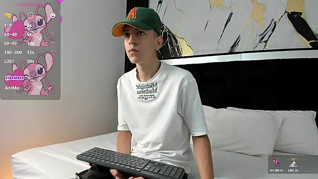 Snapshot of Dei_v_48 chatting on 01-21-25, 07:28 Dei v 48 online show from 01-21-25, 07:28