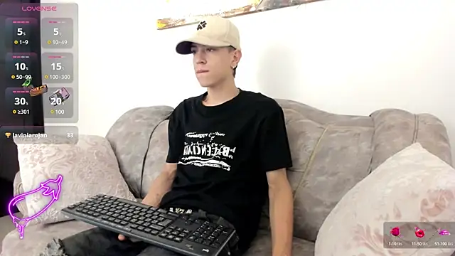 Snapshot of Dei_v_48 chatting on 02-04-25, 08:17 Dei v 48 online show from 02-04-25, 08:17