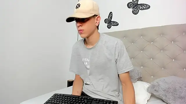 Snapshot of Dei_v_48 chatting on 02-06-25, 07:51 Dei v 48 online show from 02-06-25, 07:51