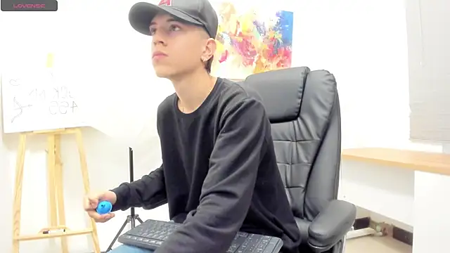 Snapshot of Dei_v_48 chatting on 02-18-25, 08:03 Dei v 48 online show from 02-18-25, 08:03