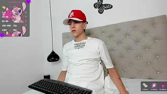 Snapshot of Dei_v_48 chatting on 03-01-25, 03:53 Dei v 48 online show from 03-01-25, 03:53