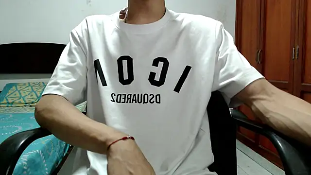 Snapshot of Dei_v_48 chatting on 09-21-25, 08:21 Dei v 48 online show from 09-21-25, 08:21