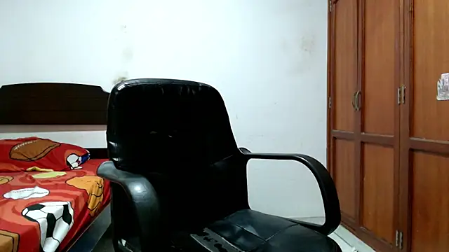 Snapshot of Dei_v_48 chatting on 11-15-25, 08:49 Dei v 48 online show from 11-15-25, 08:49