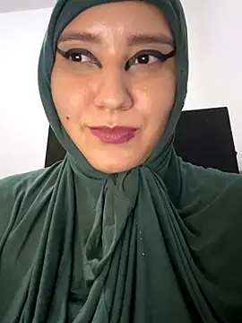 hannahayat online show from 10-25-25, 02:52