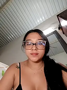 -VICKKY online show from 11-28-25, 03:53