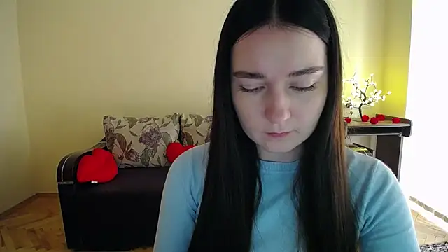 Snapshot of Pretty_shy chatting on 05-19-26, 08:53 Pretty shy online show from 05-19-26, 08:53