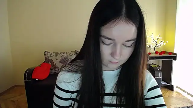 Snapshot of Pretty_shy chatting on 06-03-26, 09:01 Pretty shy online show from 06-03-26, 09:01