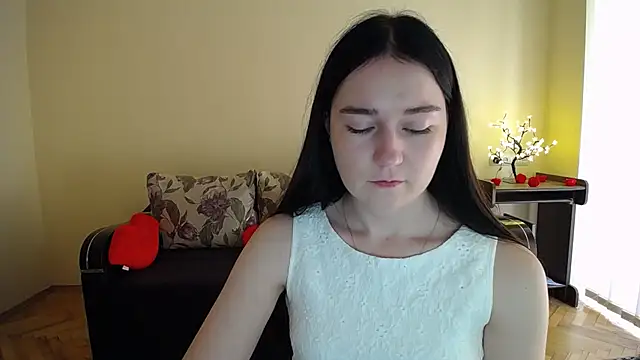 Snapshot of Pretty_shy chatting on 06-11-26, 08:56 Pretty shy online show from 06-11-26, 08:56