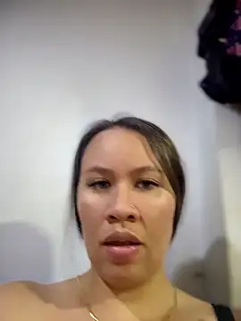 Emiily lee online show from 05-28-26, 01:58