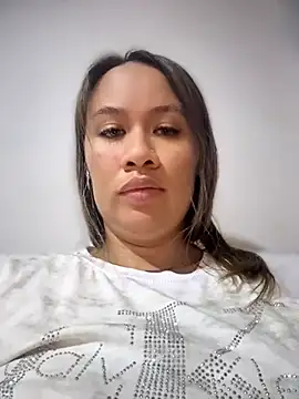 Emiily lee online show from 06-23-26, 09:24