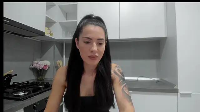 Snapshot of Emmapmg chatting on 11-19-25, 10:54 Emmapmg online show from 11-19-25, 10:54