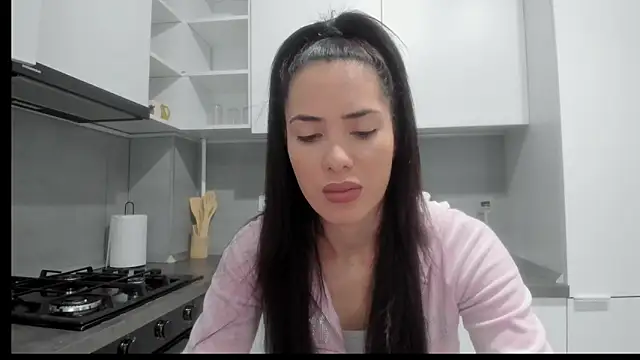 Snapshot of Emmapmg chatting on 11-24-25, 08:47 Emmapmg online show from 11-24-25, 08:47