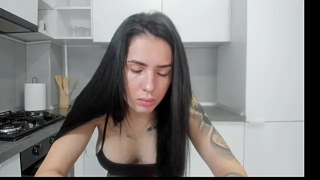 Snapshot of Emmapmg chatting on 02-12-26, 10:32 Emmapmg online show from 02-12-26, 10:32