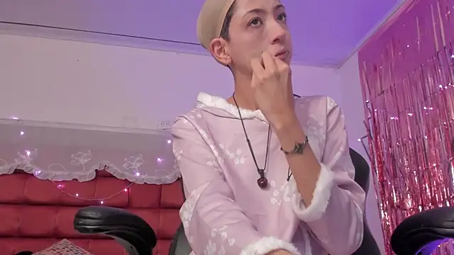 Snapshot of BonnieCute_ chatting on 03-15-25, 11:40 BonnieCute online show from 03-15-25, 11:40