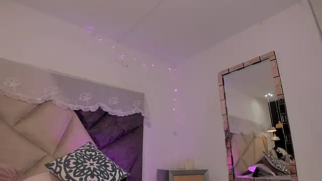 Snapshot of BonnieCute_ chatting on 01-17-26, 12:04 BonnieCute online show from 01-17-26, 12:04