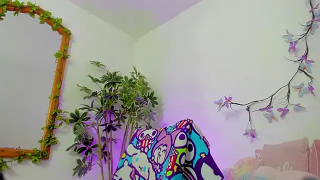 Snapshot of BonnieCute_ chatting on 02-02-26, 11:36 BonnieCute online show from 02-02-26, 11:36