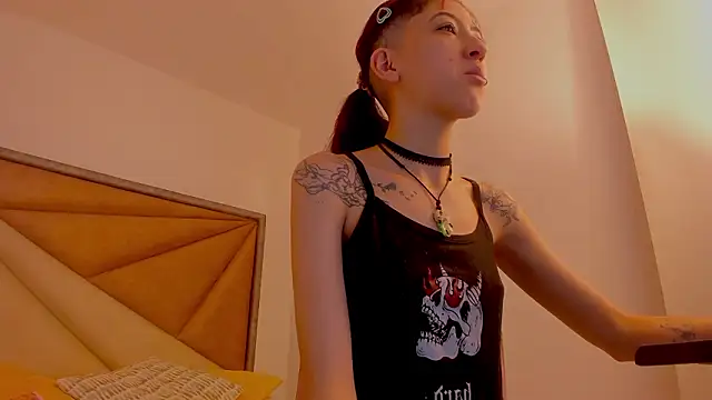 Snapshot of BonnieCute_ chatting on 02-12-26, 11:55 BonnieCute online show from 02-12-26, 11:55