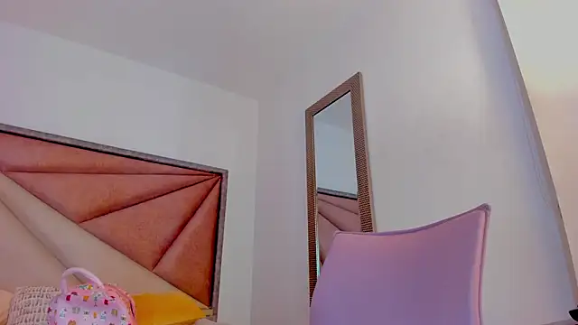 Snapshot of BonnieCute_ chatting on 02-15-26, 12:40 BonnieCute online show from 02-15-26, 12:40