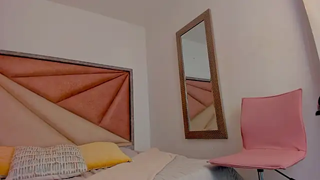 Snapshot of BonnieCute_ chatting on 02-28-26, 11:50 BonnieCute online show from 02-28-26, 11:50