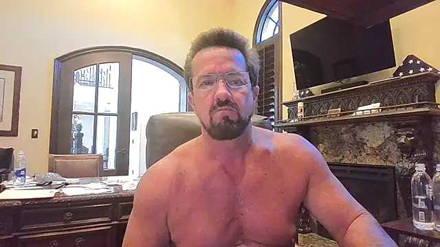 Snapshot of sluttydylan chatting on 10-16-25, 06:31 sluttydylan online show from 10-16-25, 06:31