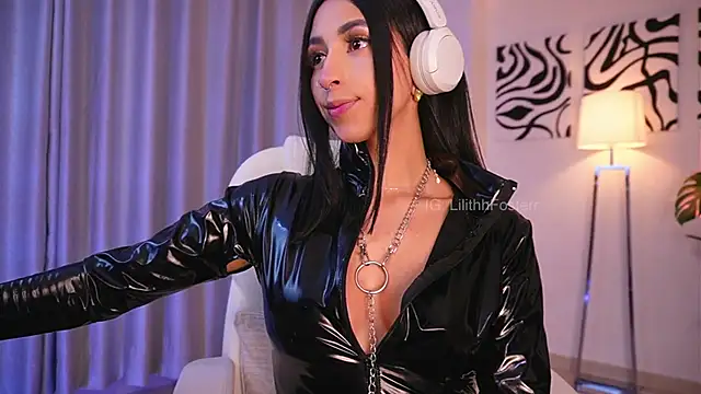 Snapshot of Lilithfosterr chatting on 02-19-25, 09:25 Lilithfosterr online show from 02-19-25, 09:25