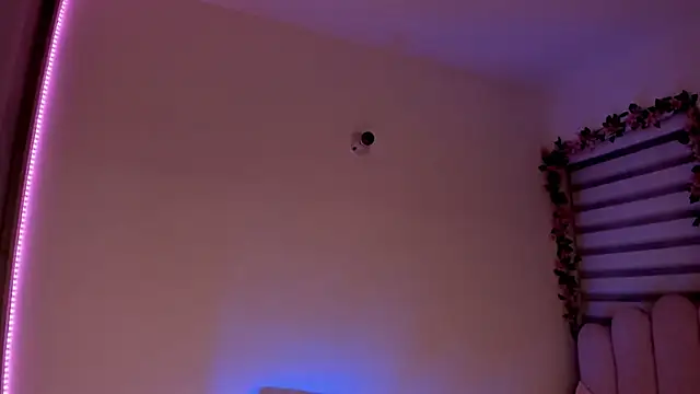 Snapshot of Cataleyasweet_19 chatting on 02-09-25, 04:36 Cataleyasweet 19 online show from 02-09-25, 04:36