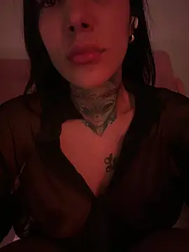 Snapshot of Cataleyasweet_19 chatting on 03-11-25, 02:21 Cataleyasweet 19 online show from 03-11-25, 02:21