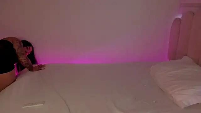 Snapshot of Cataleyasweet_19 chatting on 10-21-25, 05:02 Cataleyasweet 19 online show from 10-21-25, 05:02