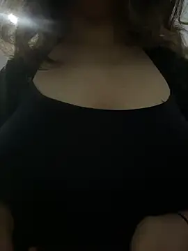 Snapshot of farah-36 chatting on 12-27-24, 02:47 farah-36 online show from 12-27-24, 02:47