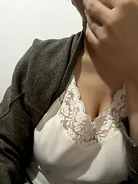 Snapshot of farah-36 chatting on 01-10-26, 12:56 farah-36 online show from 01-10-26, 12:56