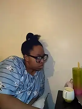 Snapshot of madamsensuale chatting on 01-03-25, 10:19 madamsensuale online show from 01-03-25, 10:19