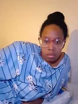 Snapshot of madamsensuale chatting on 01-30-25, 03:00 madamsensuale online show from 01-30-25, 03:00