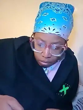 Snapshot of madamsensuale chatting on 02-21-25, 09:43 madamsensuale online show from 02-21-25, 09:43