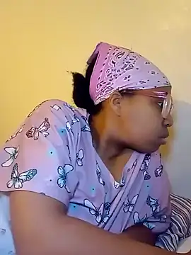 Snapshot of madamsensuale chatting on 02-22-25, 12:49 madamsensuale online show from 02-22-25, 12:49