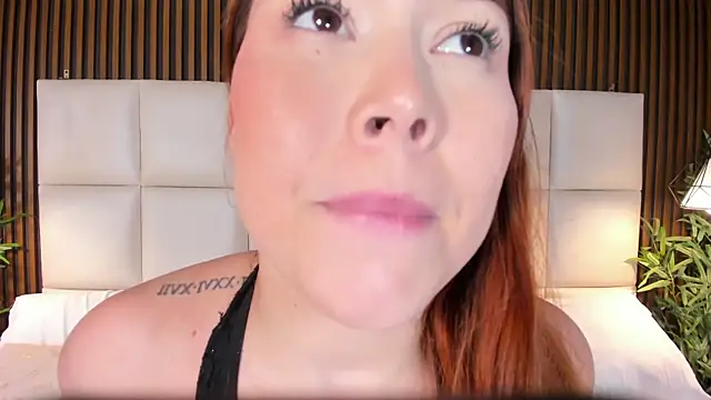 Snapshot of LiaTink chatting on 12-05-25, 05:09 LiaTink online show from 12-05-25, 05:09