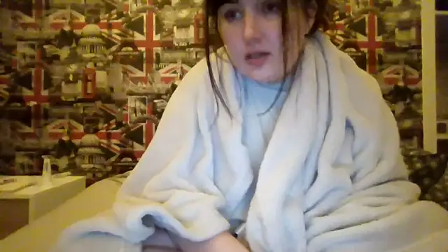 Lynylou online show from 11-30-25, 07:18