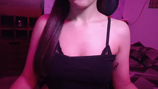 MidnightFlame online show from 10-12-25, 12:42